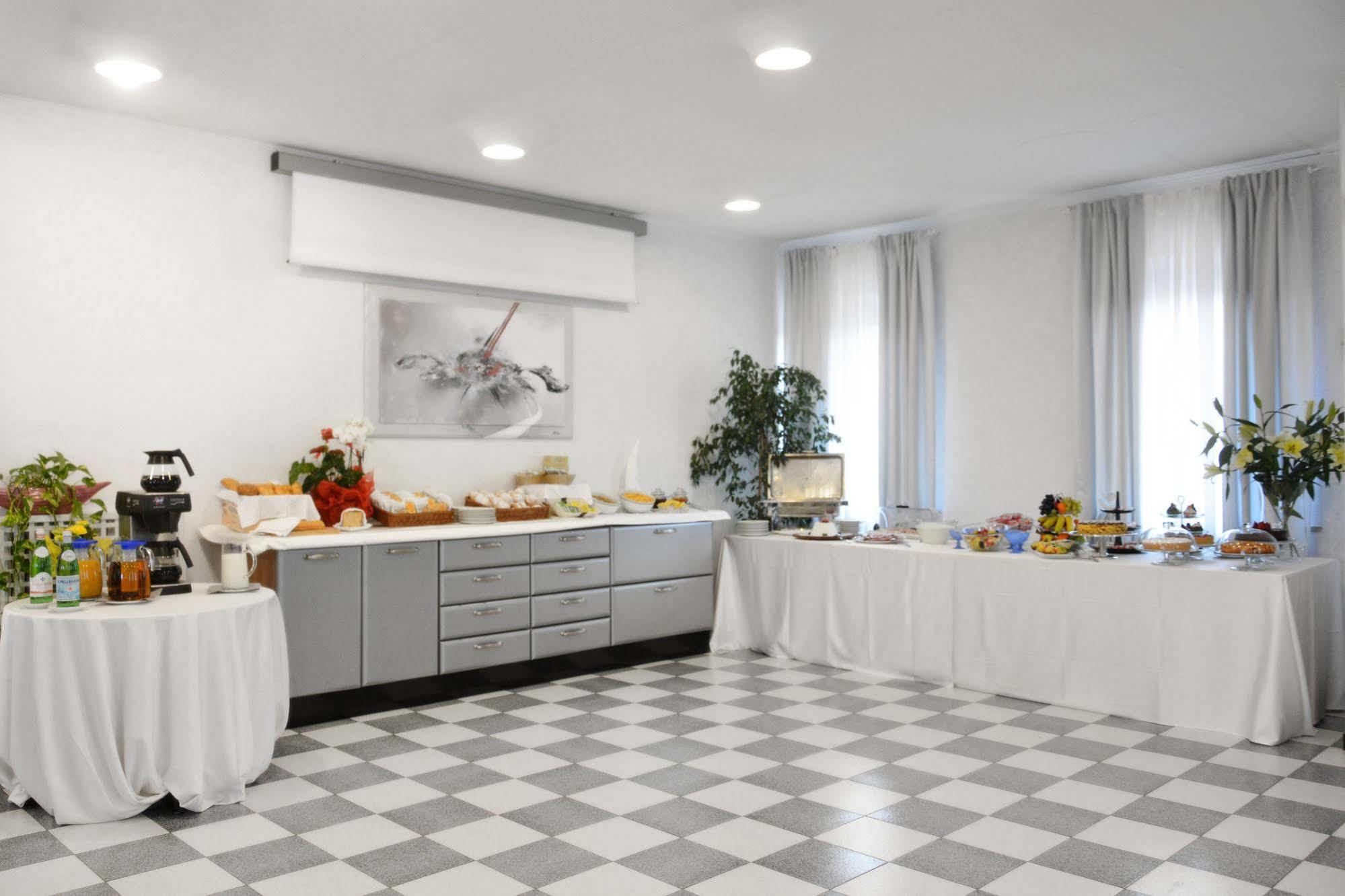 Hotel Oceano Peschiera del Garda Zewnętrze zdjęcie